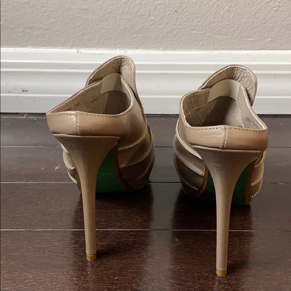 Lisa for Donald Pliner Heeled Mules - Picture 5 of 7